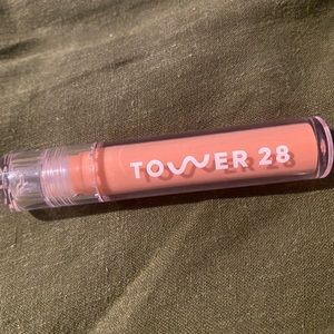 Tower 28 Lipgloss in Oat
